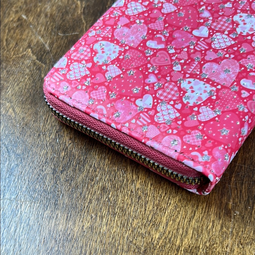 Wallet with Pink Heart Pattern - Picture 6 of 16